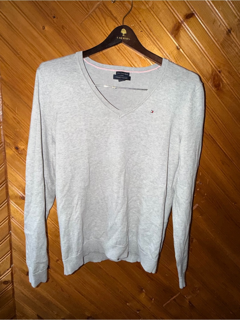 Tommy Hilfiger Light Gray V-Neck Sweater woman’s XL